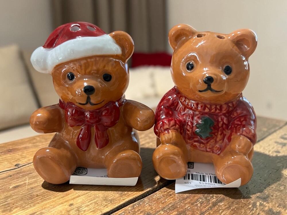 Cracker Barrel Ceramic Mini Christmas Bears Salt And Pepper Shaker New